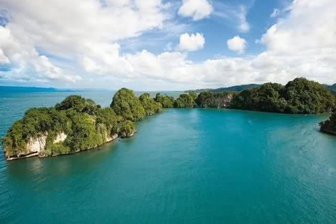 Tour Privado en Barco al Parque Los Haitises en Samana Republica Dominicana.